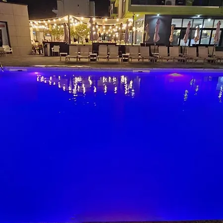 Vibe - Piscina & Langa Plaja Năvodari